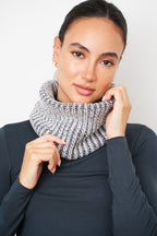 Grey and ecru two-tone self-heating wool neck warmer, worn close to the neck