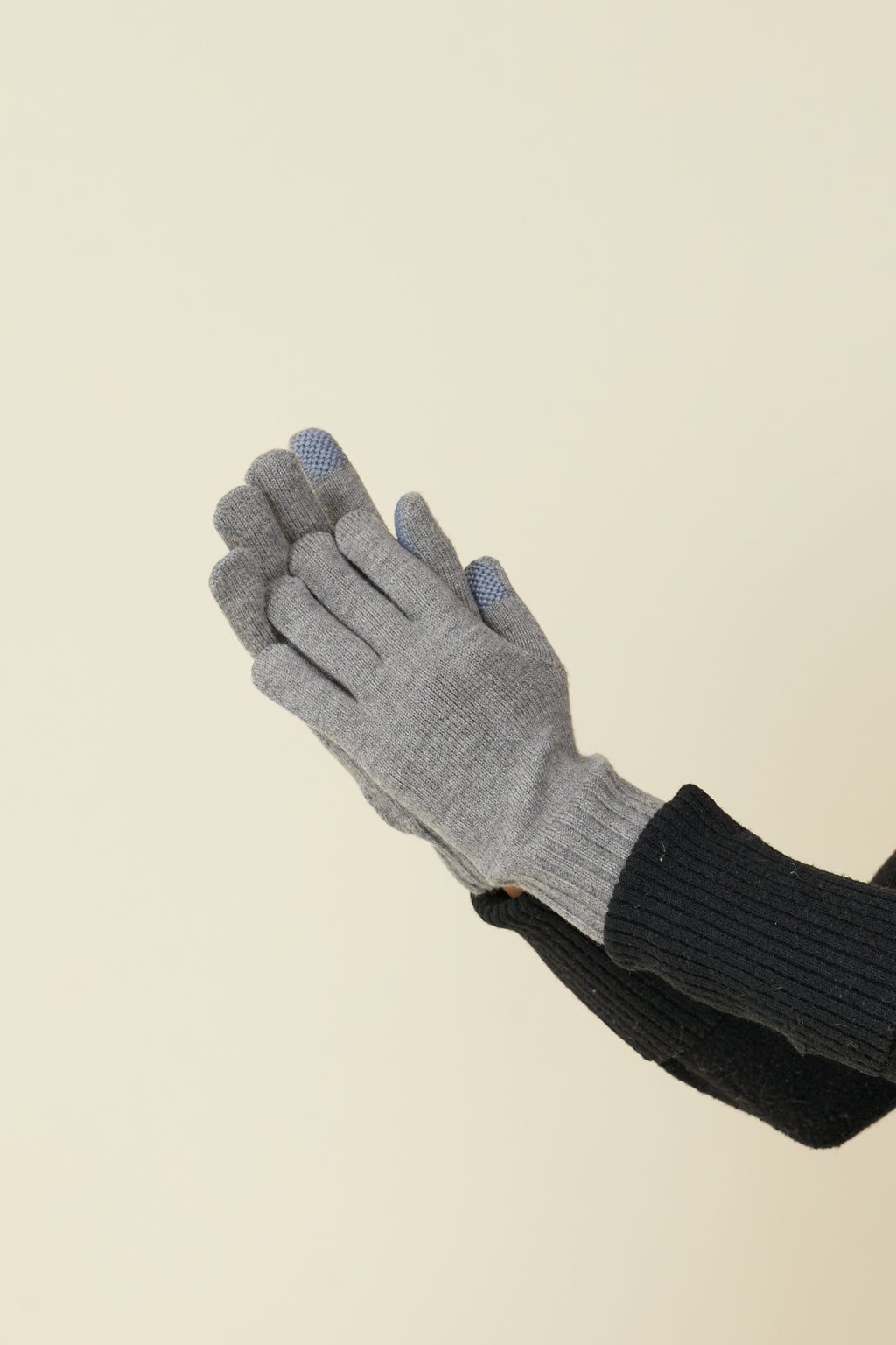 Slate Heather grey self-heating merino wool gloves with touchscreen fingertips